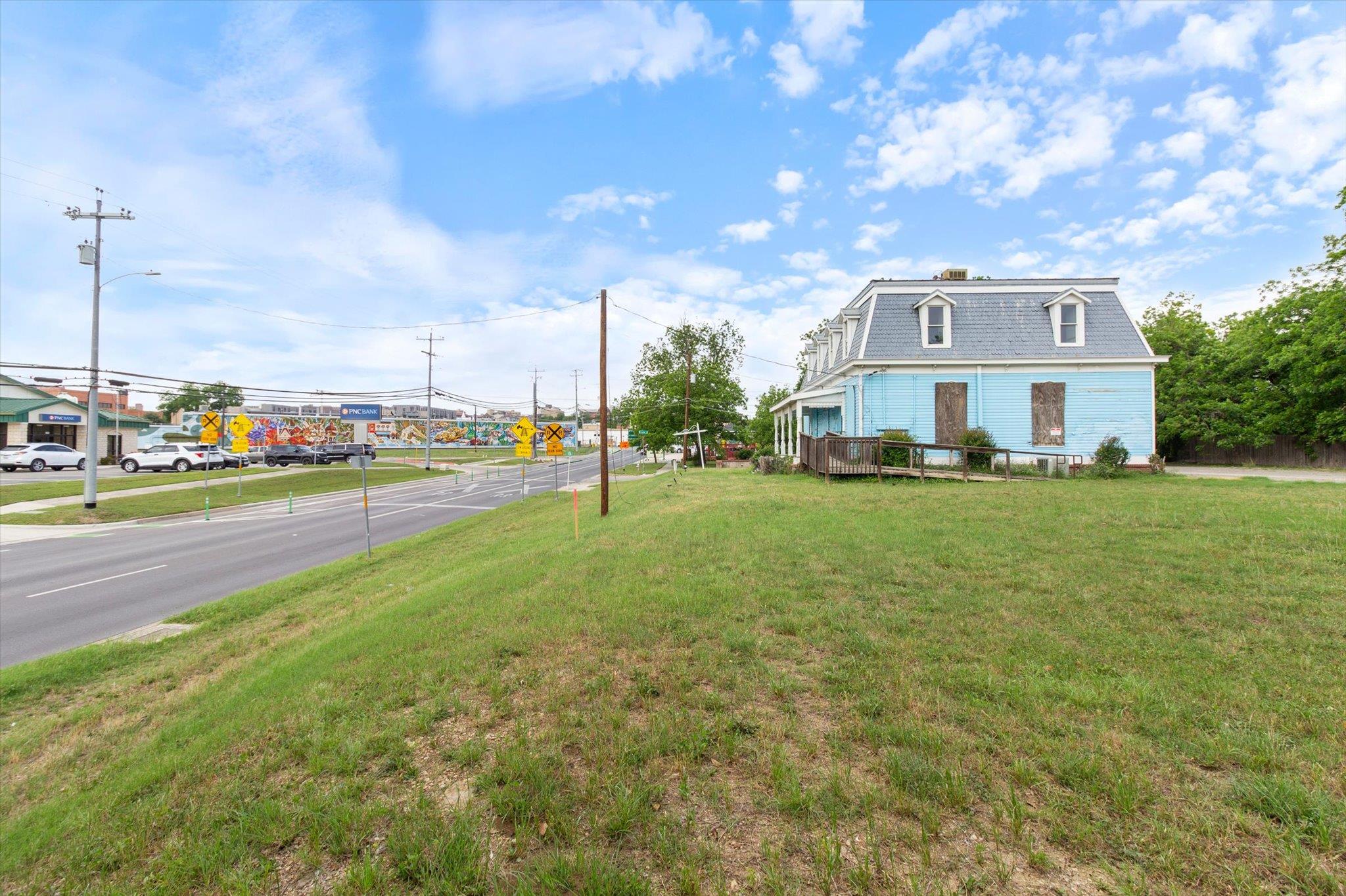 321 S Lbj