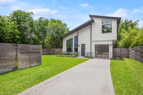 Photo of 611 Gaylor ST #2, Austin, TX 78752 (MLS # 6643417)