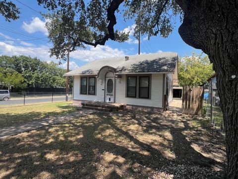 Photo of 916 W Live Oak ST W, Austin, TX 78704 (MLS # 3305802)