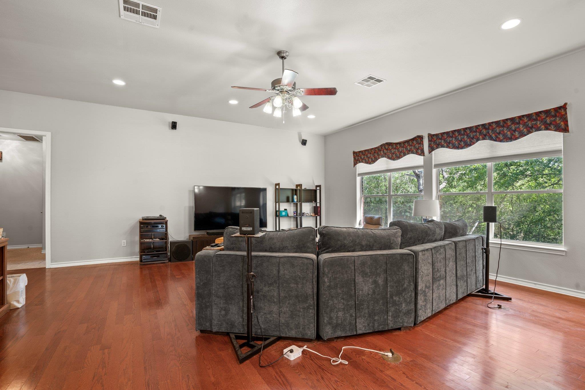 230 Hoffman RD