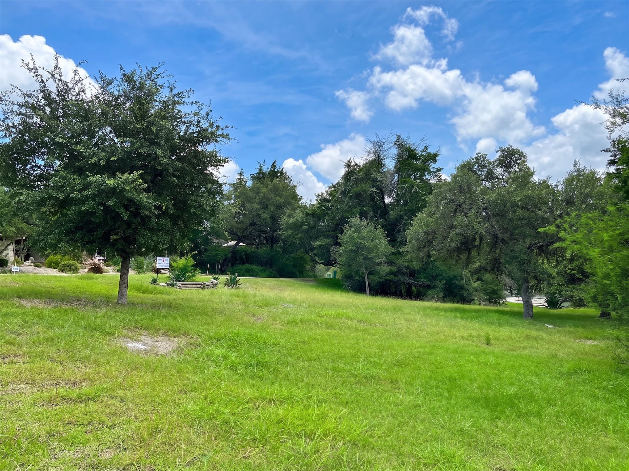 404 Valley View DR