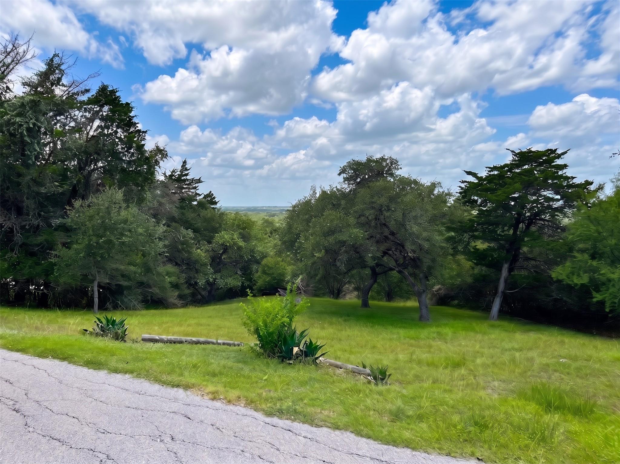 404 Valley View DR