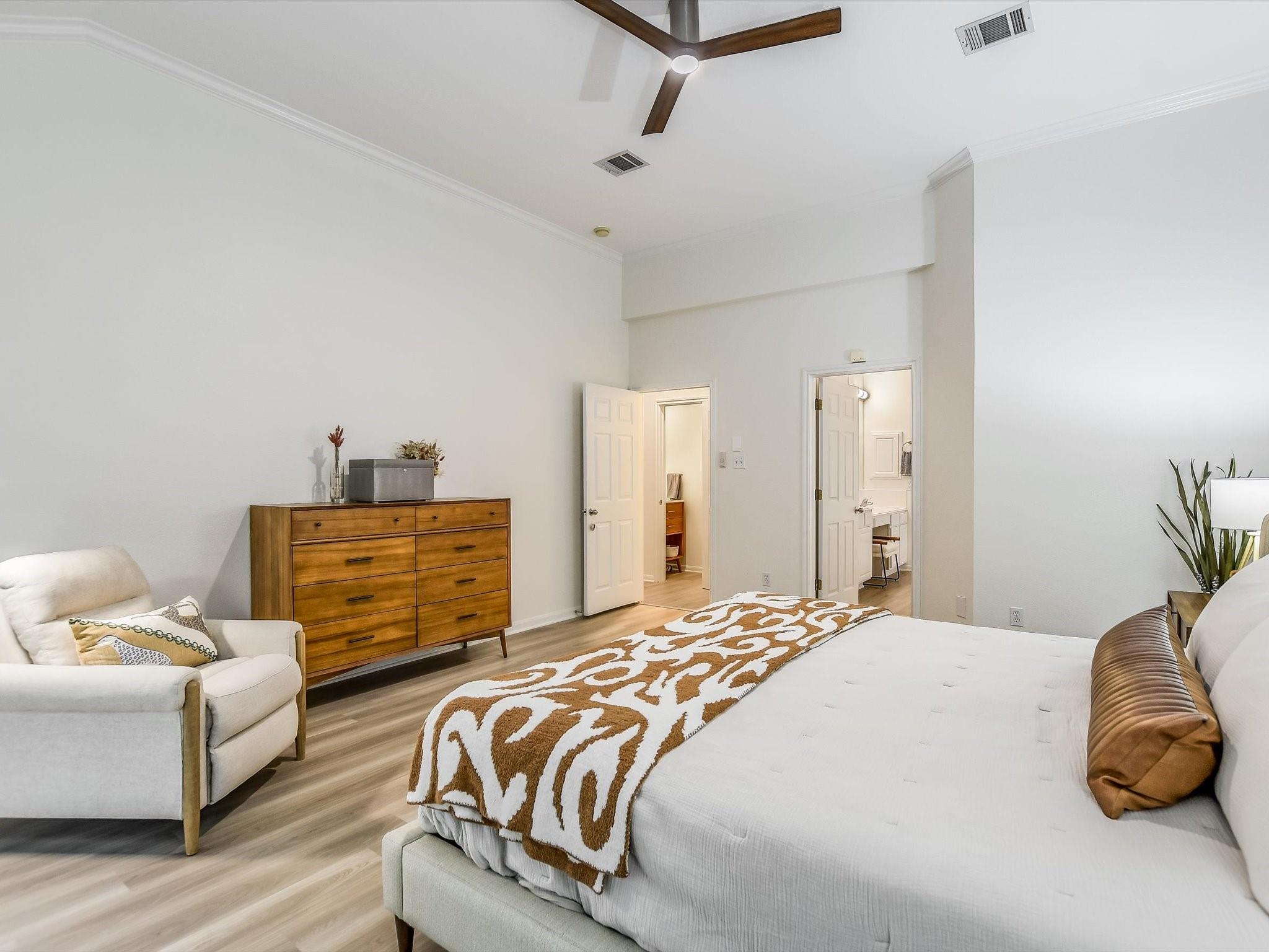 Austin, Texas 78727, United States, 3 Bedrooms Bedrooms, ,3 BathroomsBathrooms,Residential,Pending,48659