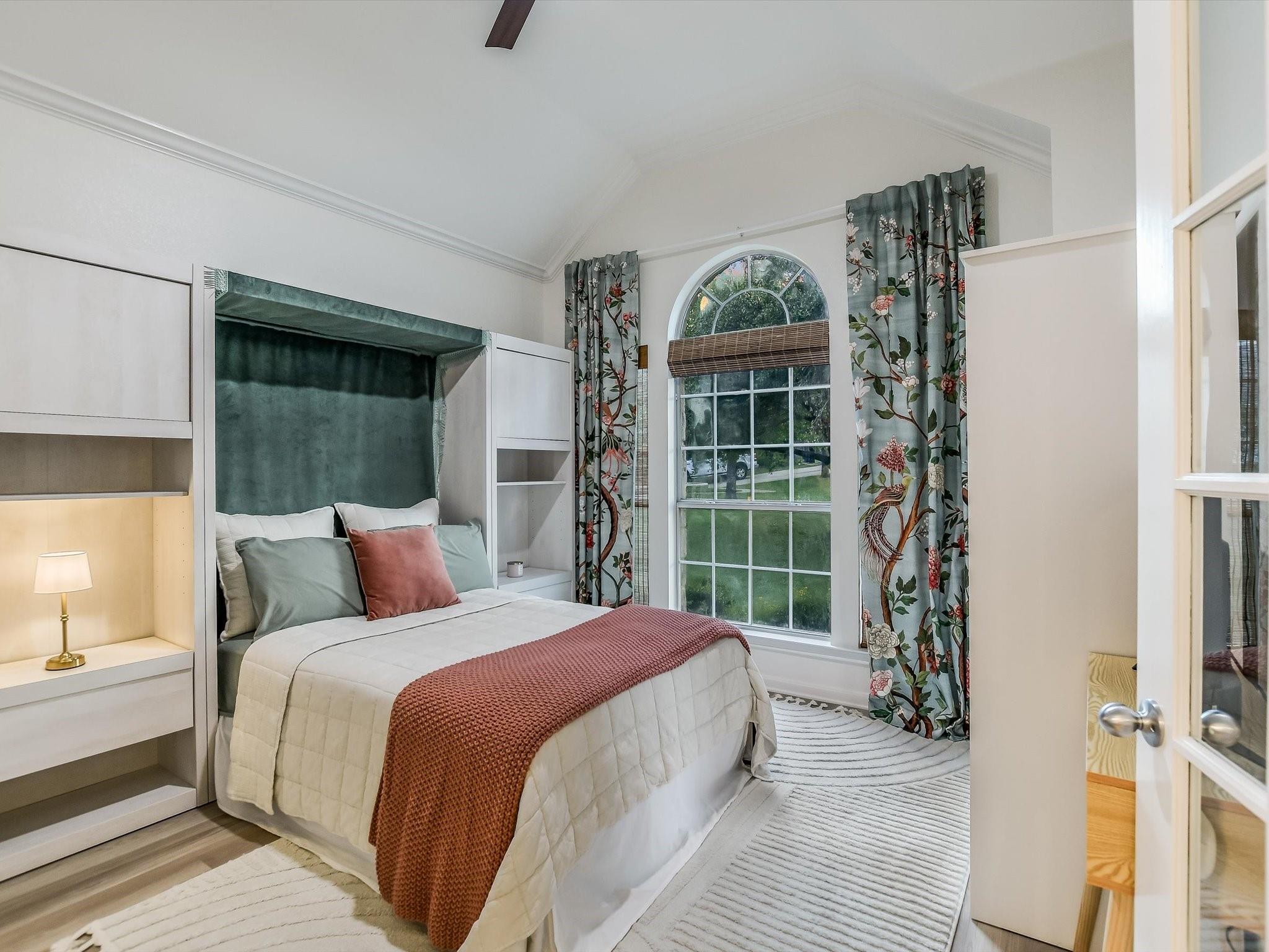 Austin, Texas 78727, United States, 3 Bedrooms Bedrooms, ,3 BathroomsBathrooms,Residential,Pending,48659