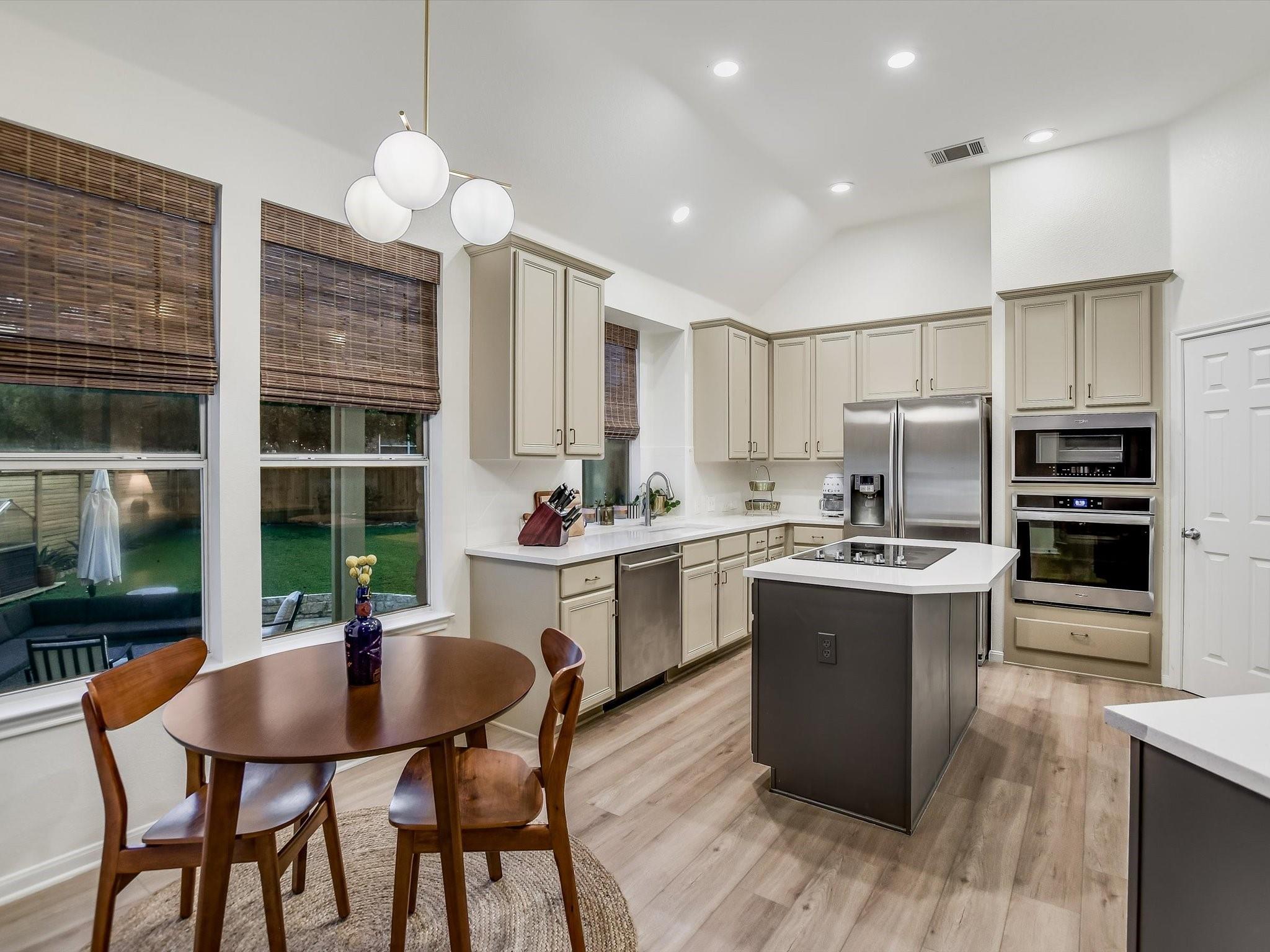 Austin, Texas 78727, United States, 3 Bedrooms Bedrooms, ,3 BathroomsBathrooms,Residential,Pending,48659