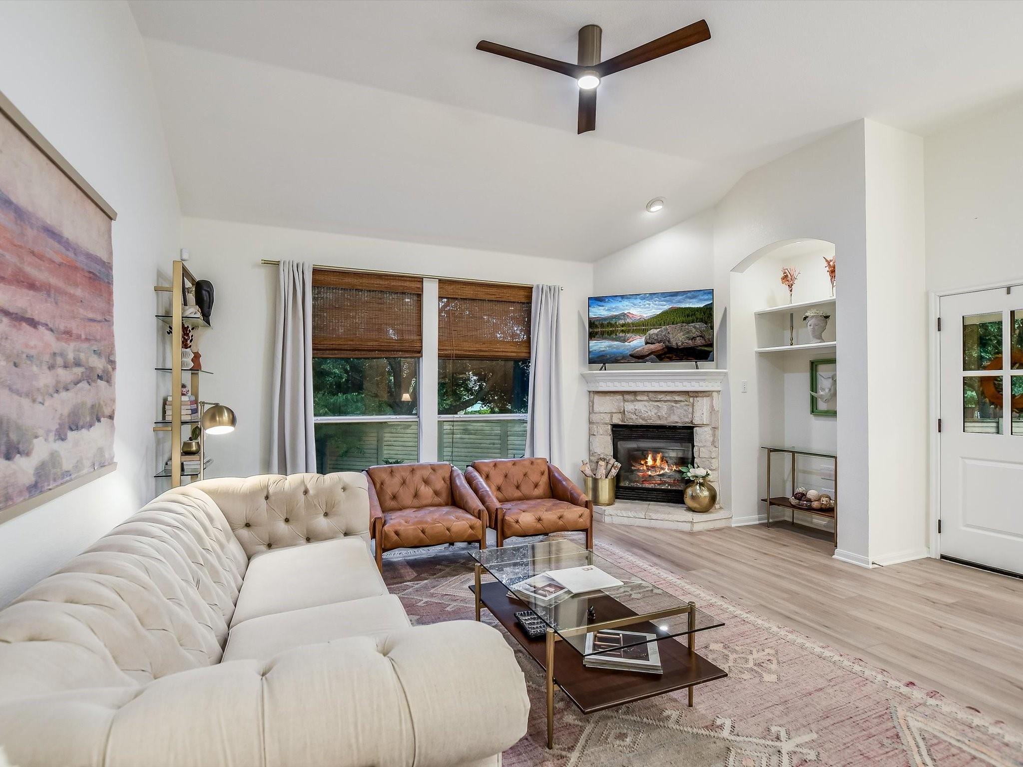 Austin, Texas 78727, United States, 3 Bedrooms Bedrooms, ,3 BathroomsBathrooms,Residential,Pending,48659