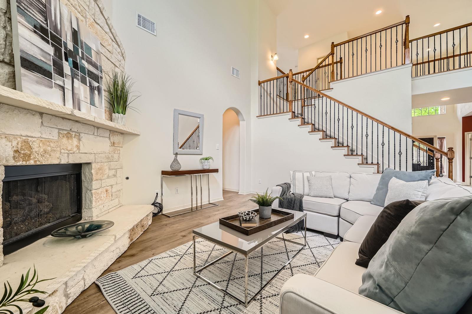 2233 Village View LOOP