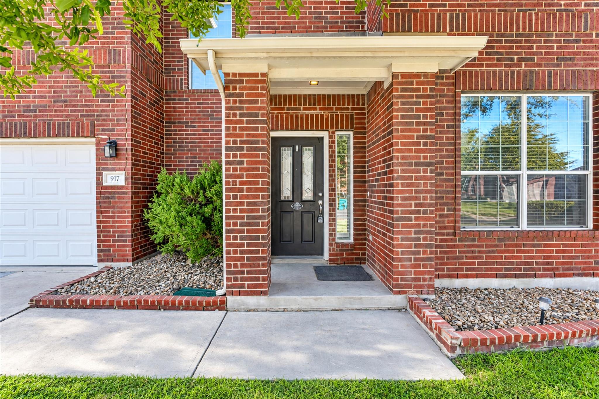 917 Abbeyglen Castle DR