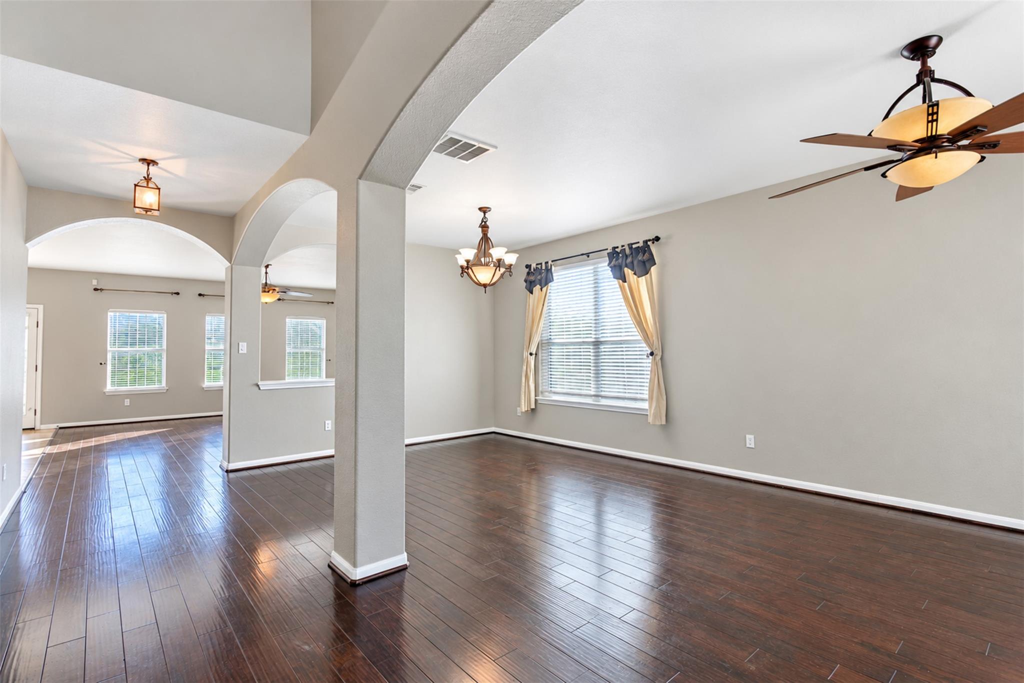 917 Abbeyglen Castle DR