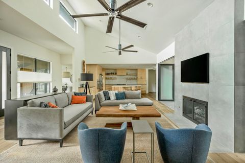 3904 Petra PATH Austin TX 78731