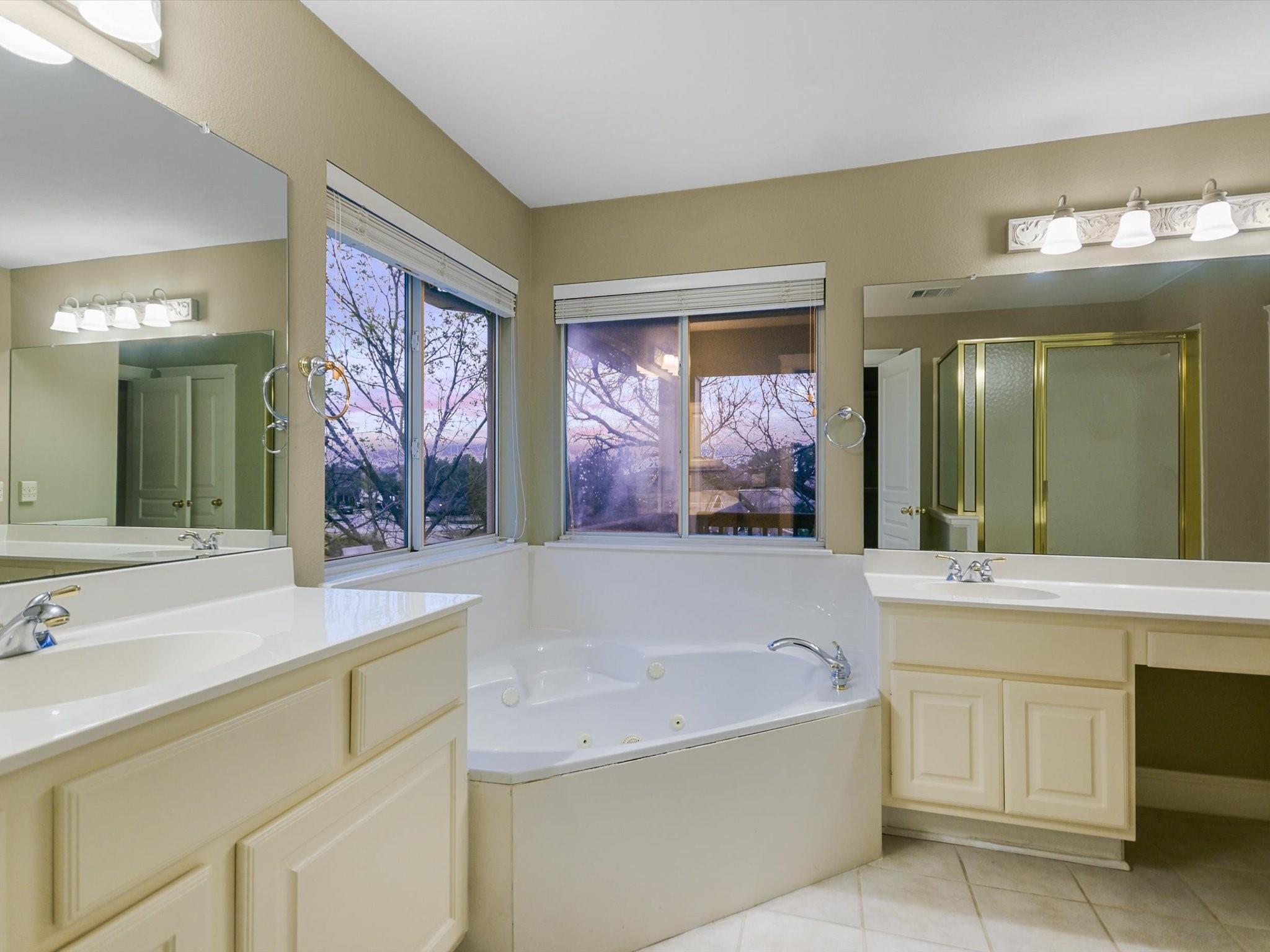 Austin, Texas 78749, United States, 3 Bedrooms Bedrooms, ,3 BathroomsBathrooms,Residential,Pending,19195