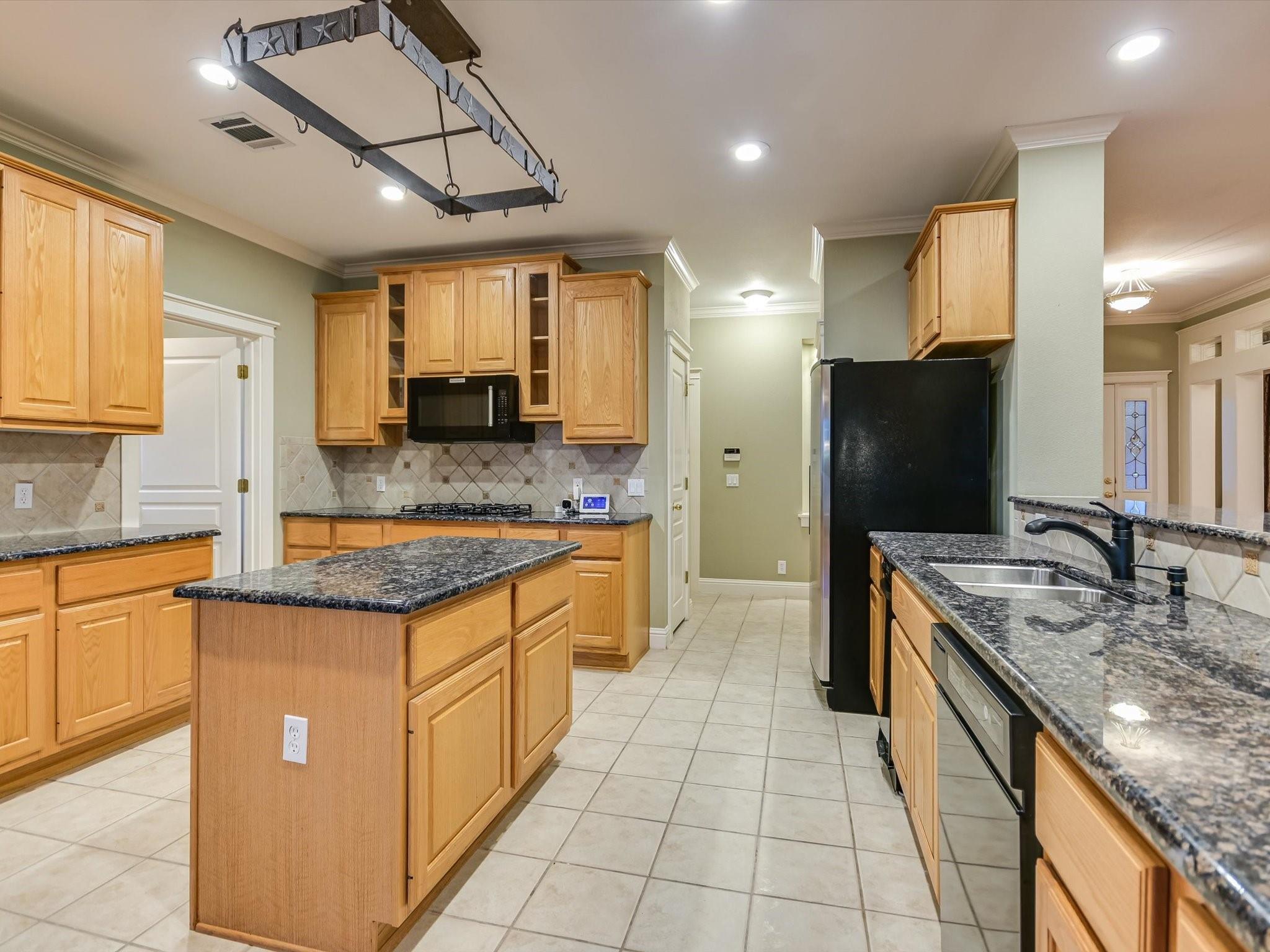 Austin, Texas 78749, United States, 3 Bedrooms Bedrooms, ,3 BathroomsBathrooms,Residential,Pending,19195