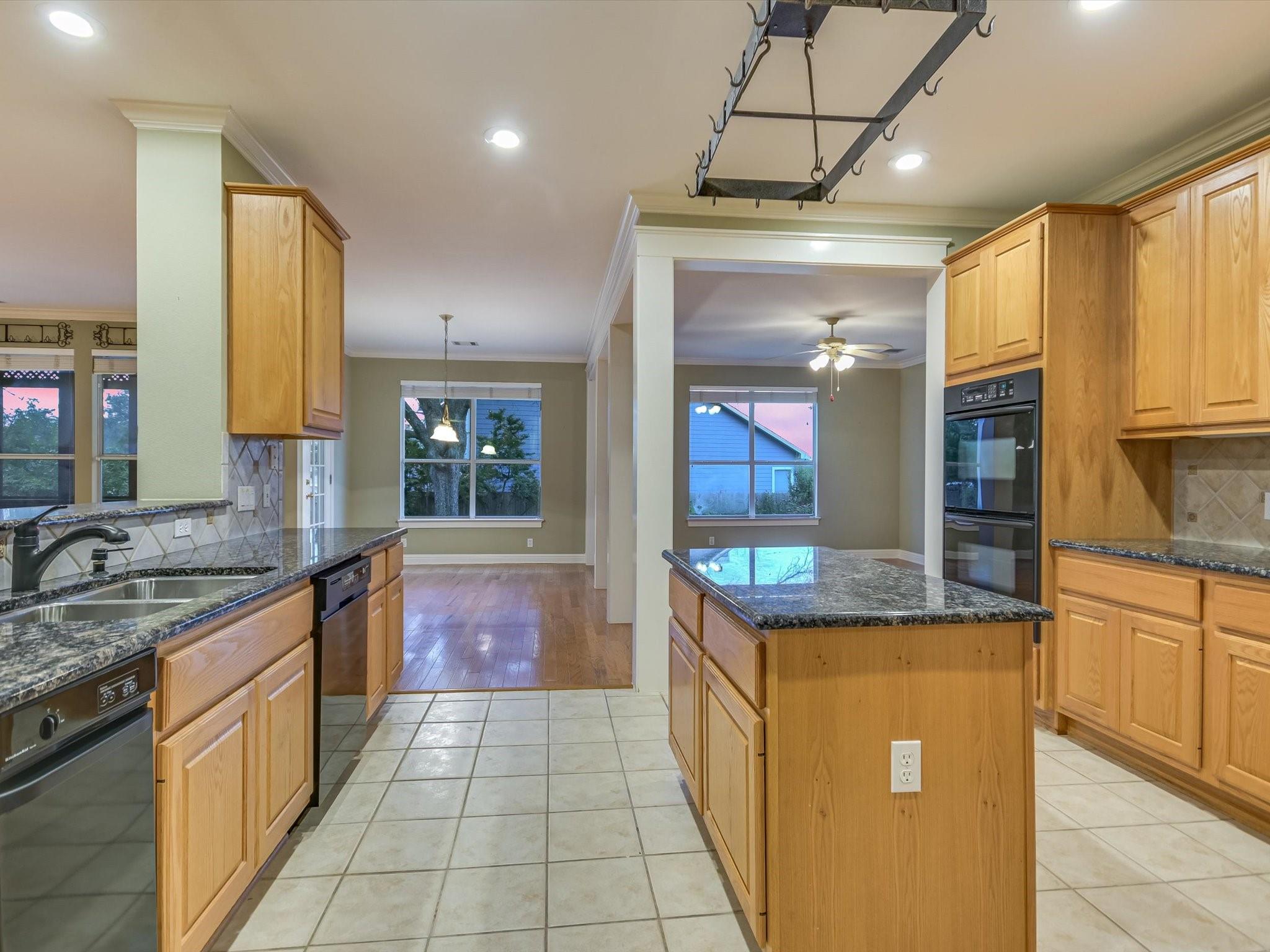 Austin, Texas 78749, United States, 3 Bedrooms Bedrooms, ,3 BathroomsBathrooms,Residential,Pending,19195