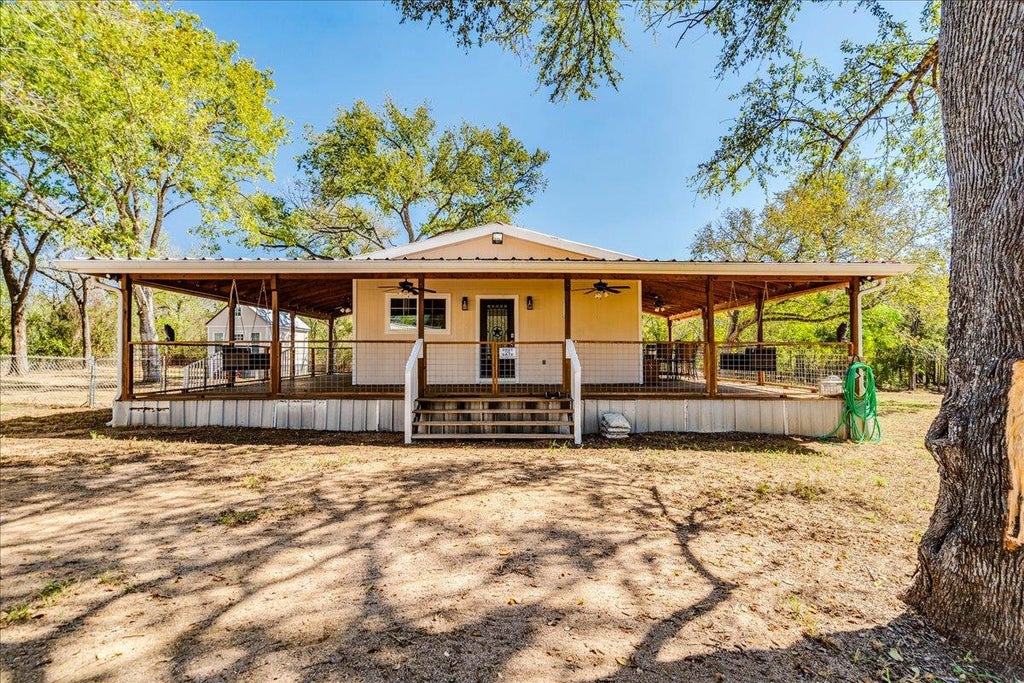 Photo of 659 Fox LN, Lockhart, TX 78644 (MLS # 3865129)