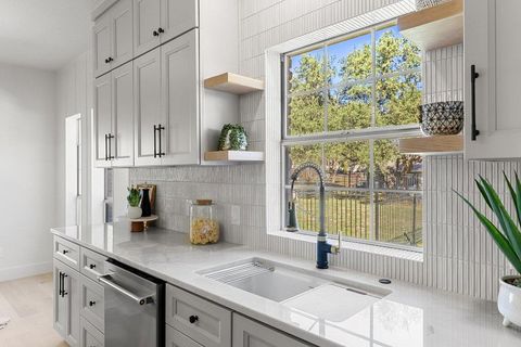 Tiny photo for 1006 Palos Verdes DR, Lakeway, TX 78734 (MLS # 8739808)