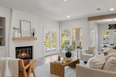 Photo of 1006 Palos Verdes DR, Lakeway, TX 78734 (MLS # 8739808)