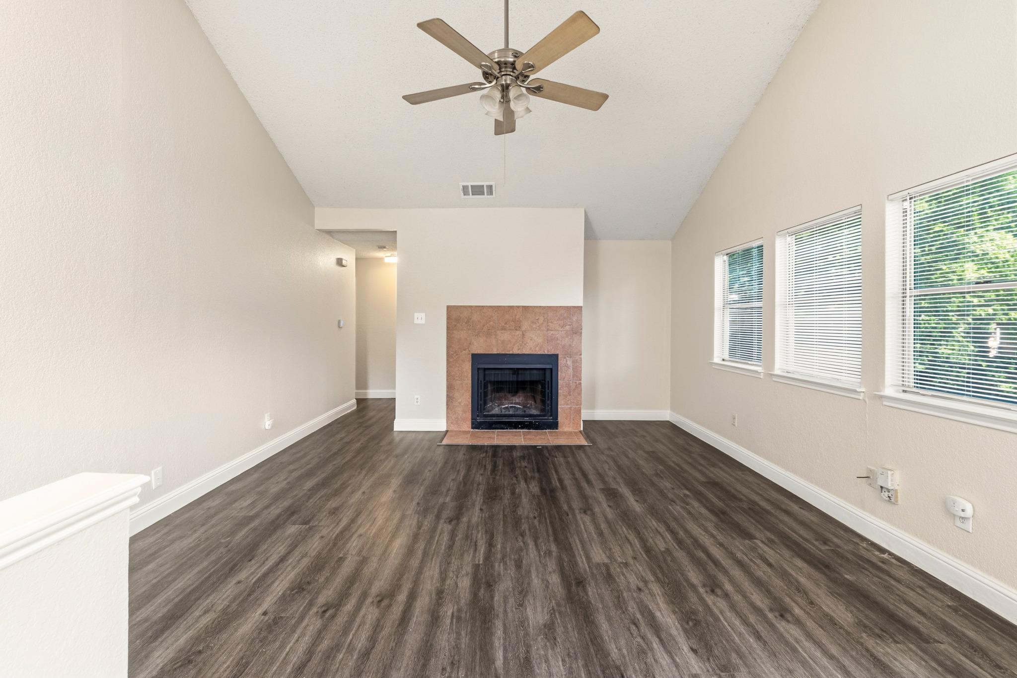 2000 Andover DR