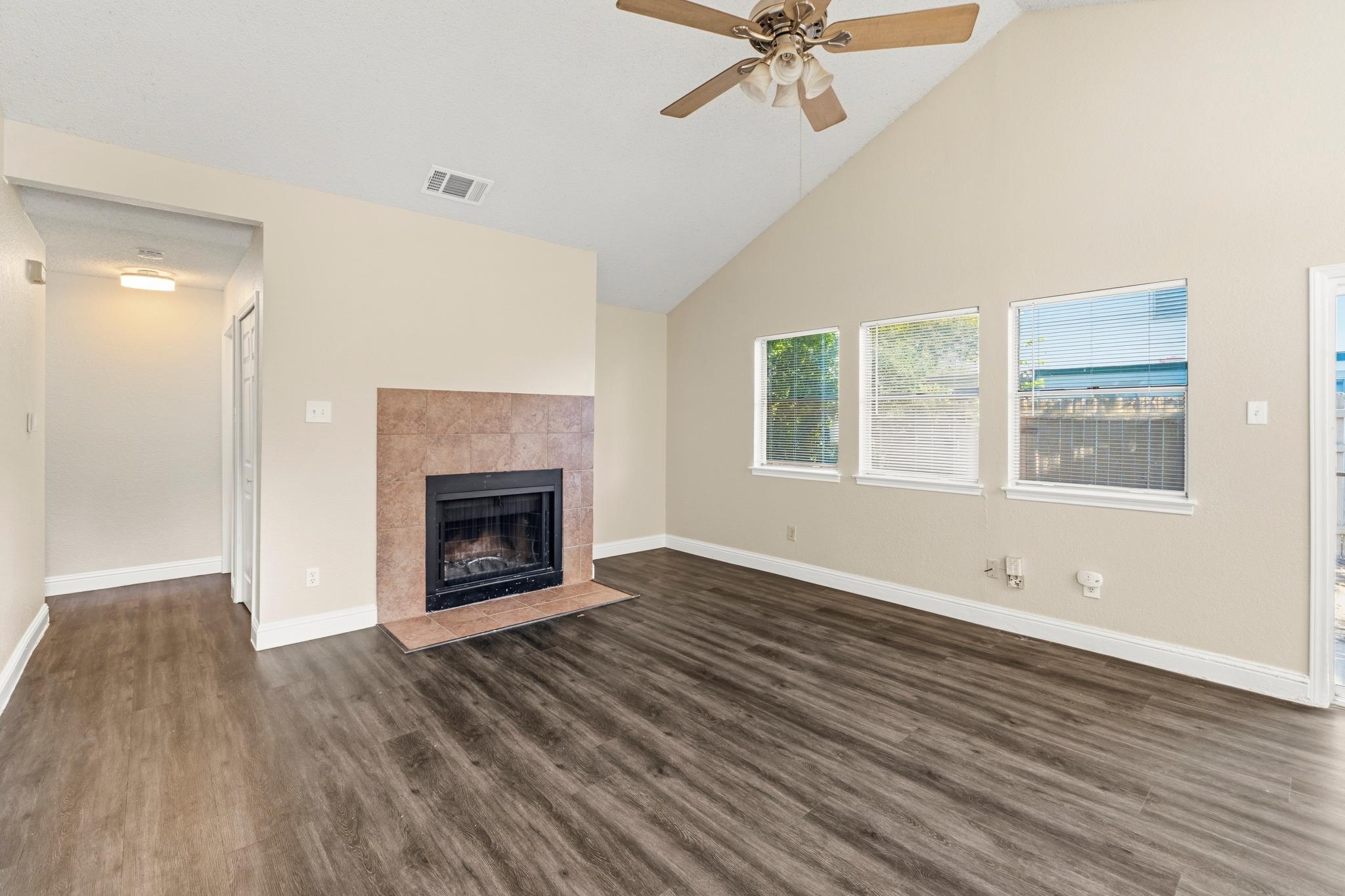 2000 Andover DR