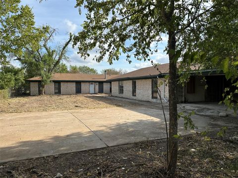 4968 Fm 672 Dale TX 78616