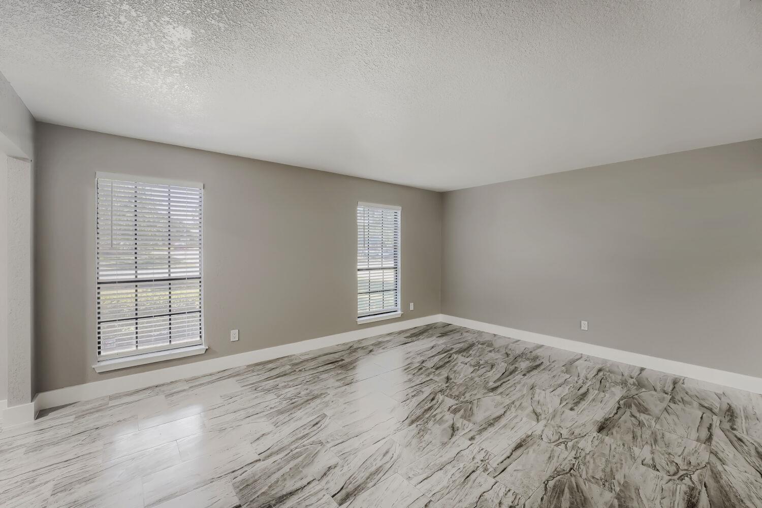 1612 Hermitage DR