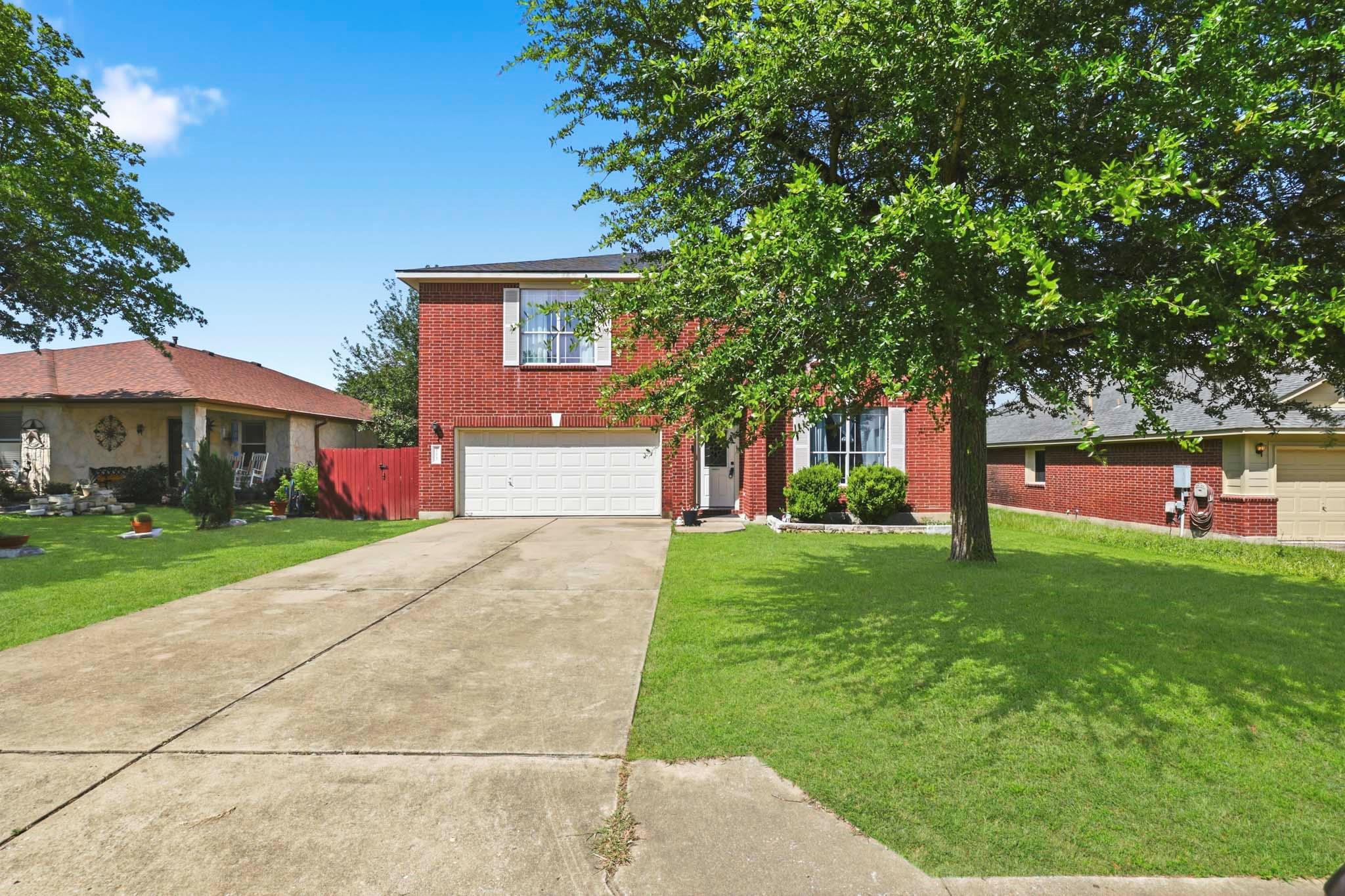 111 Brazos LN