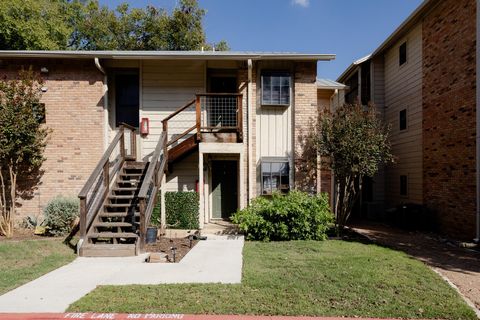 Photo of 421 W San Antonio ST #E4, San Marcos, TX 78666 (MLS # 2993168)