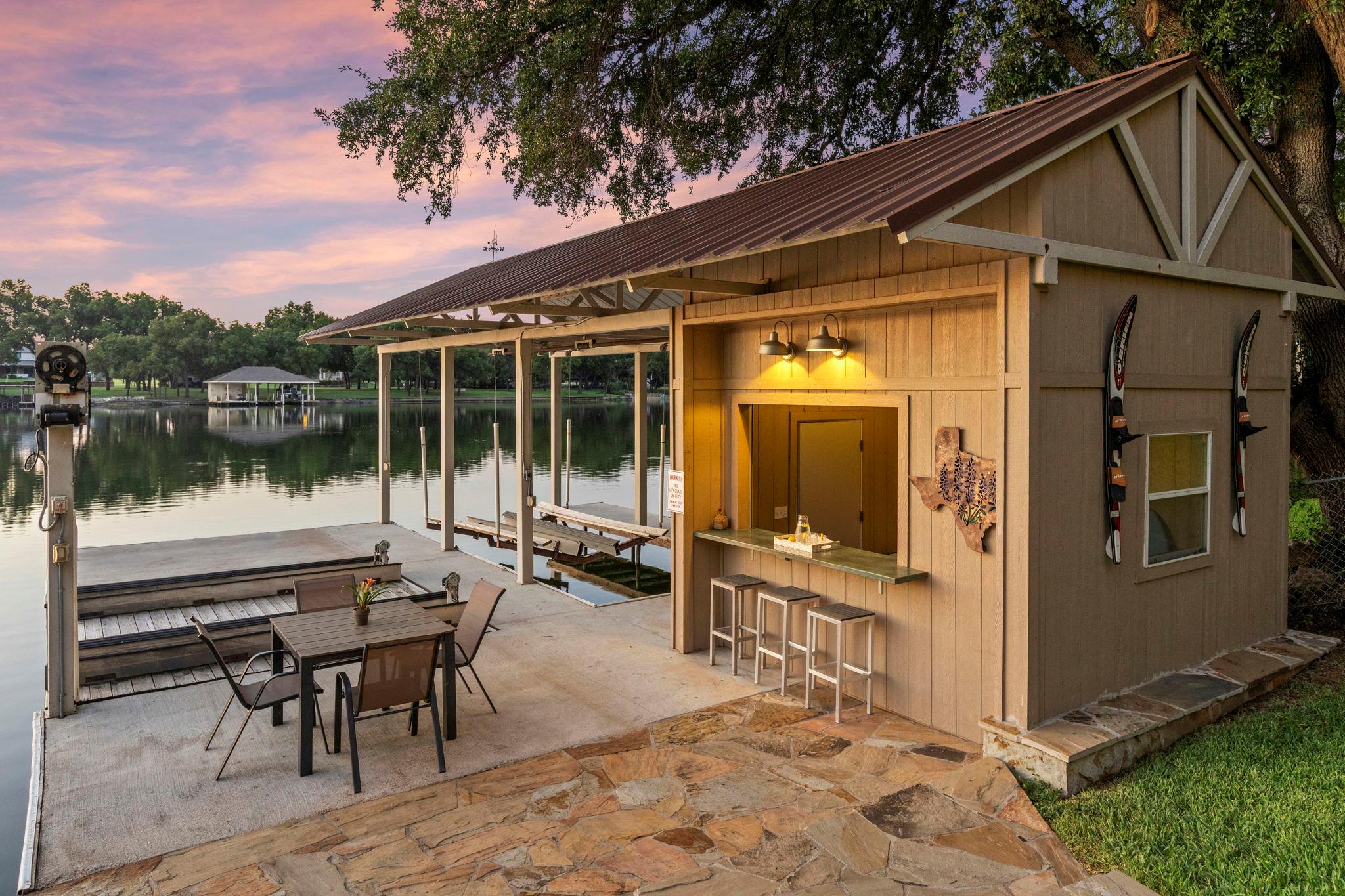 1932 Granite Cove RD