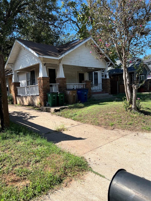 Photo of 2409 Willow ST, Austin, TX 78702 (MLS # 3057961)