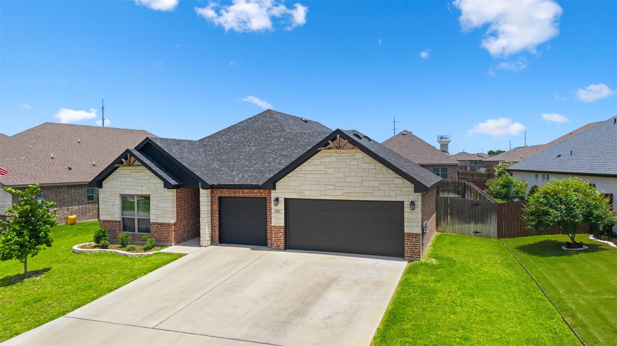 7516 Hardin DR