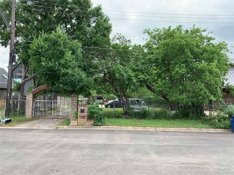 Tiny photo for 4811 SANTA ANNA ST, Austin, TX 78721 (MLS # 6485219)