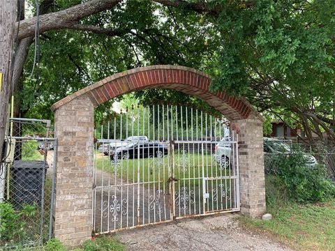 Photo of 4811 SANTA ANNA ST, Austin, TX 78721 (MLS # 6485219)