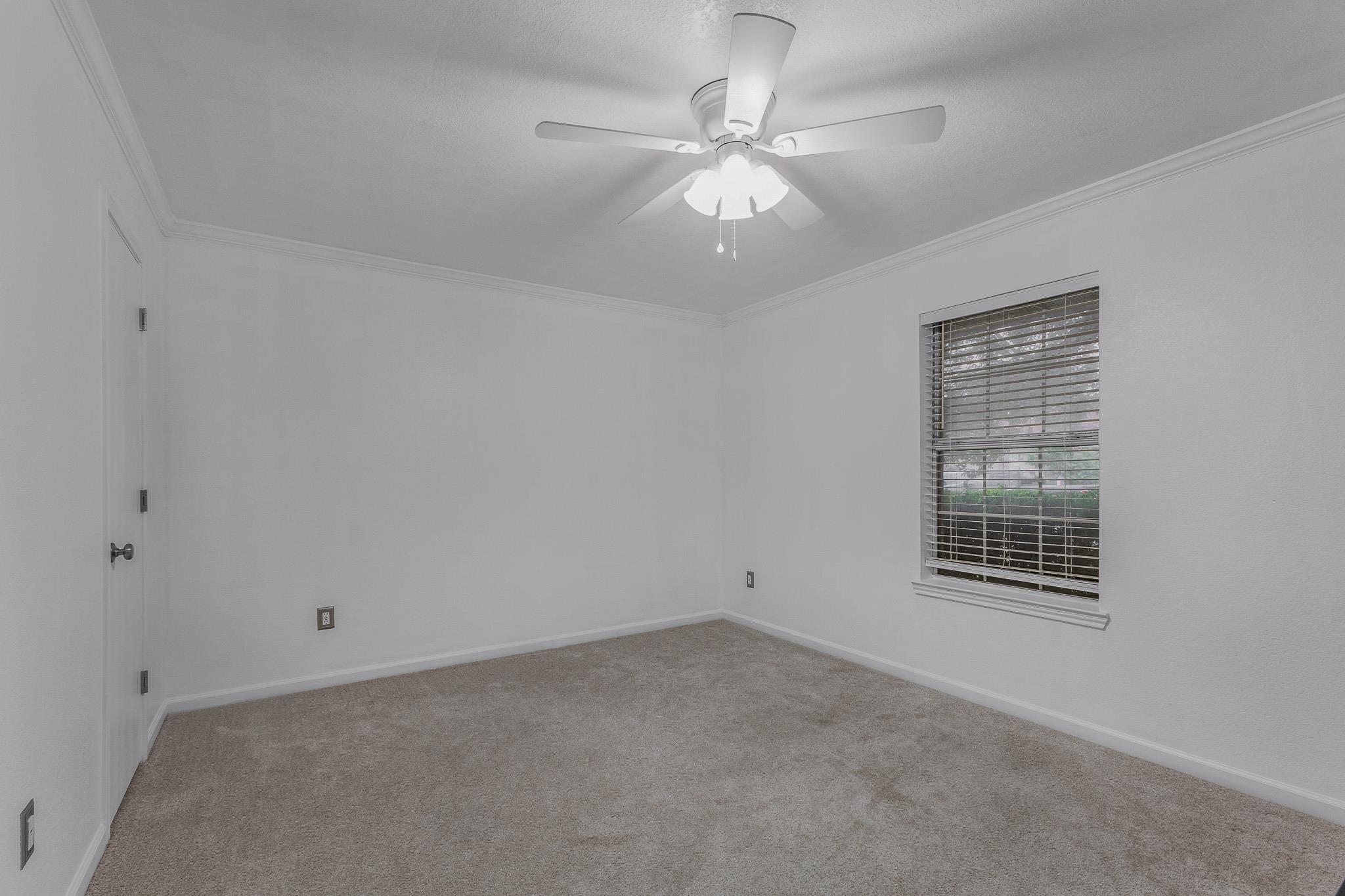 3805 Roundrock DR