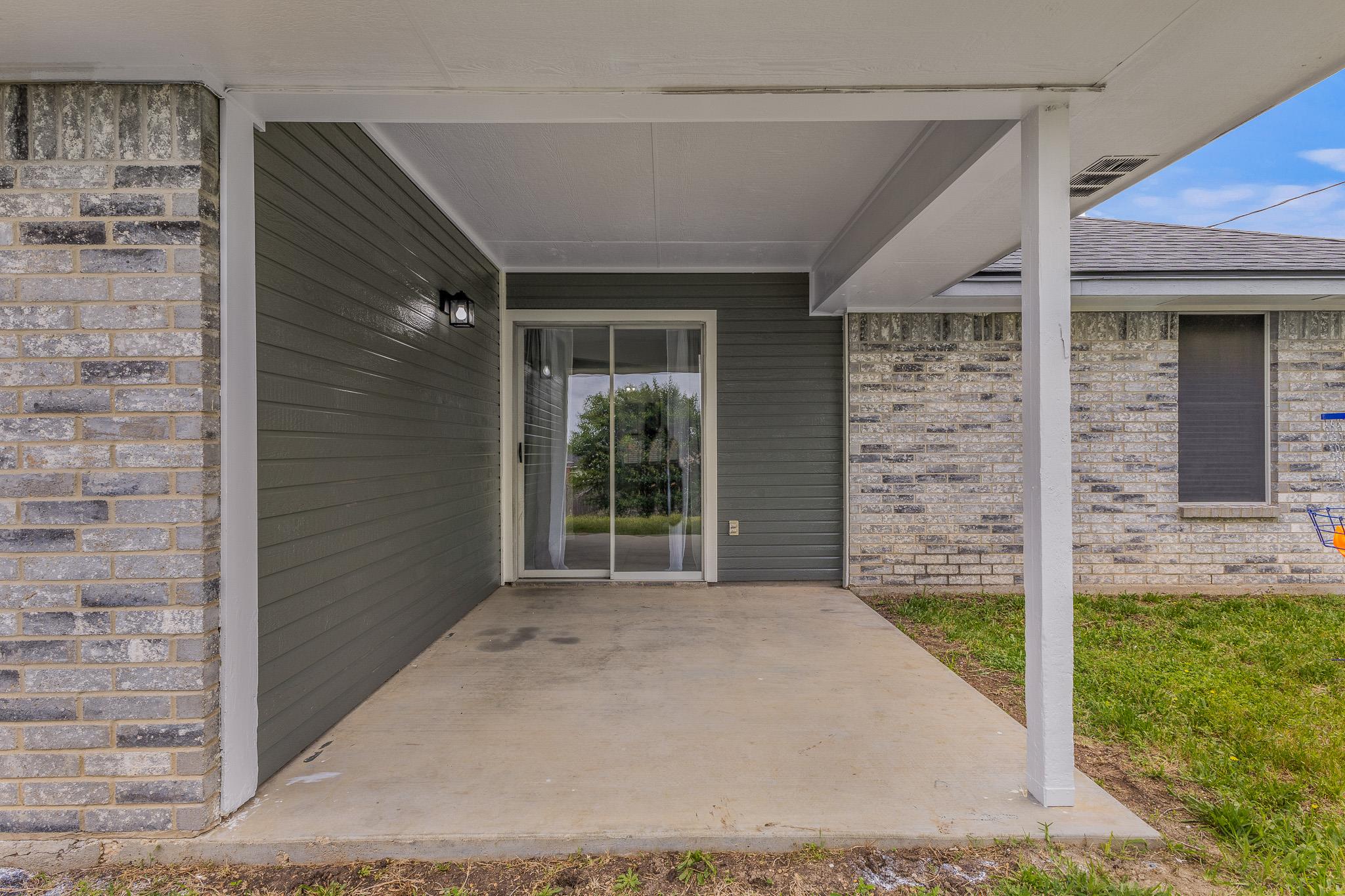 3805 Roundrock DR