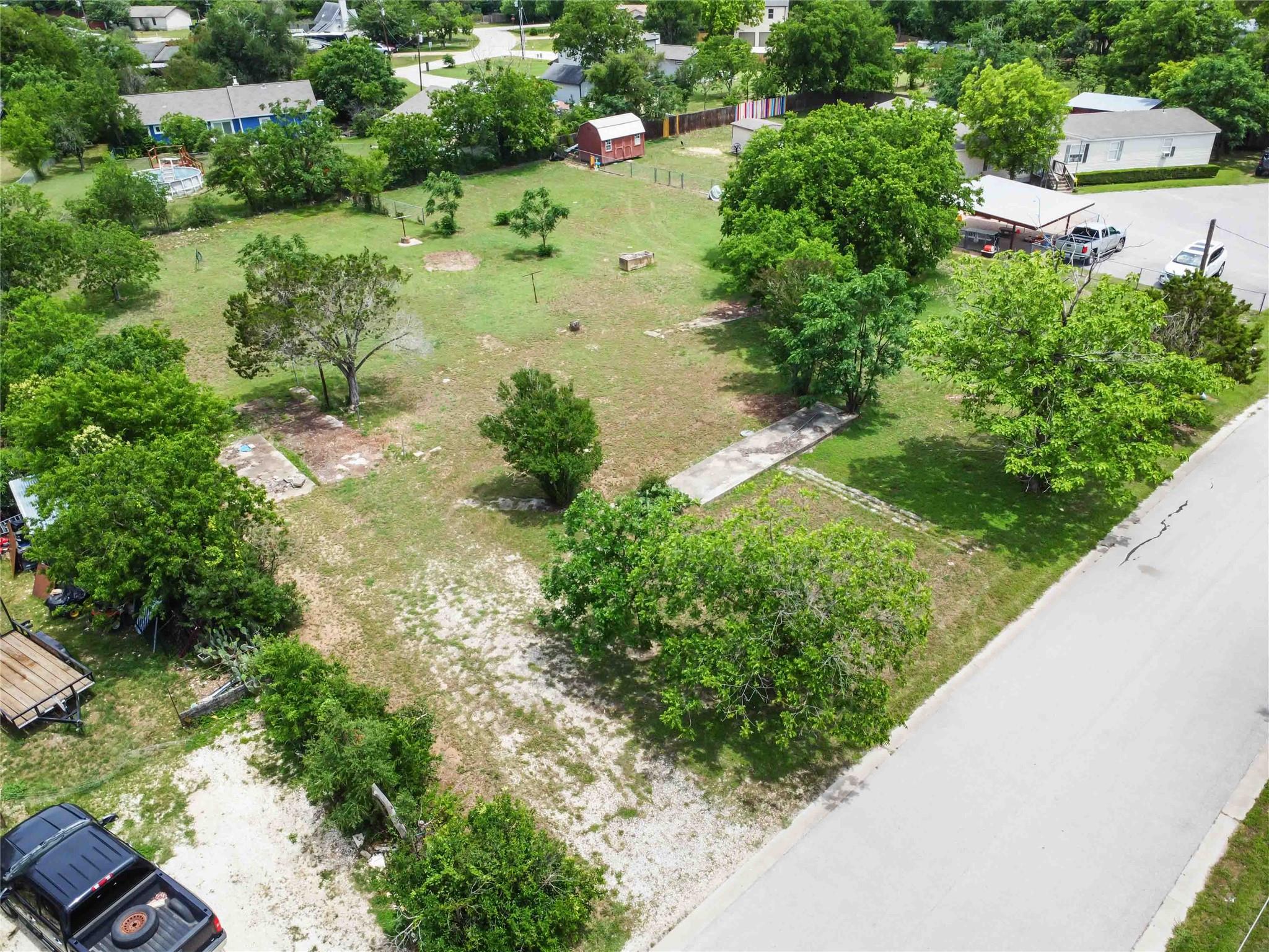 200 Bluebonnet LN