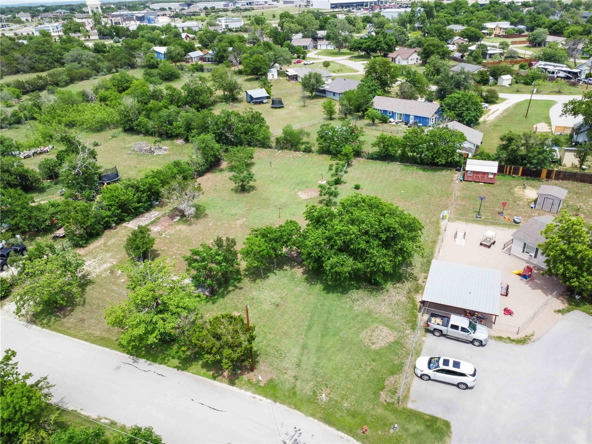 200 Bluebonnet LN