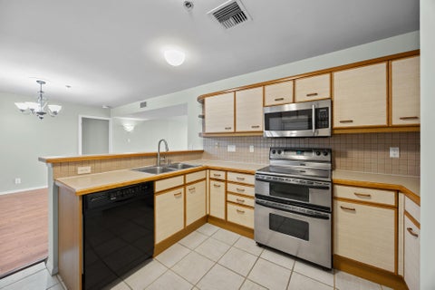 Tiny photo for 40 N Interstate 35 Highway #8C4, Austin, TX 78701 (MLS # 7908084)