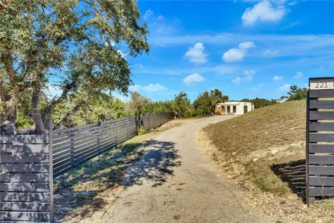 Photo of 221 Hilltop DR, Dripping Springs, TX 78620 (MLS # 5827791)