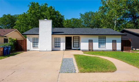 Photo of 4604 Brassiewood DR, Austin, TX 78744 (MLS # 5599672)