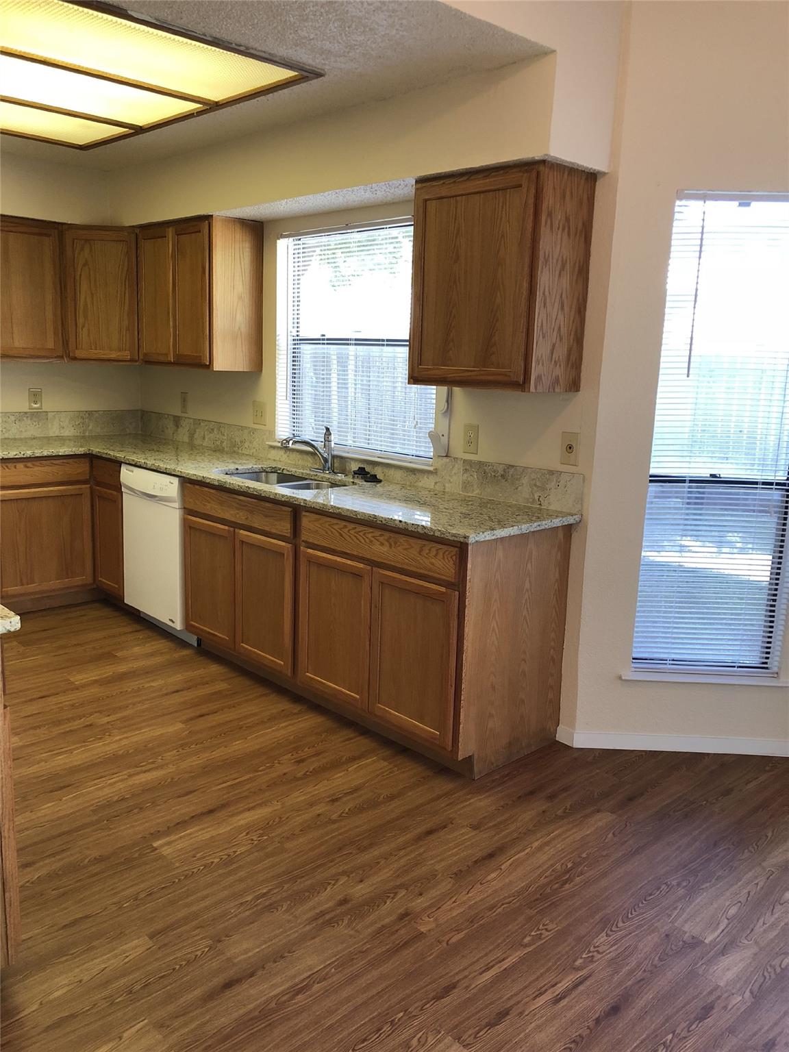 8300 Bradford Edward CV B