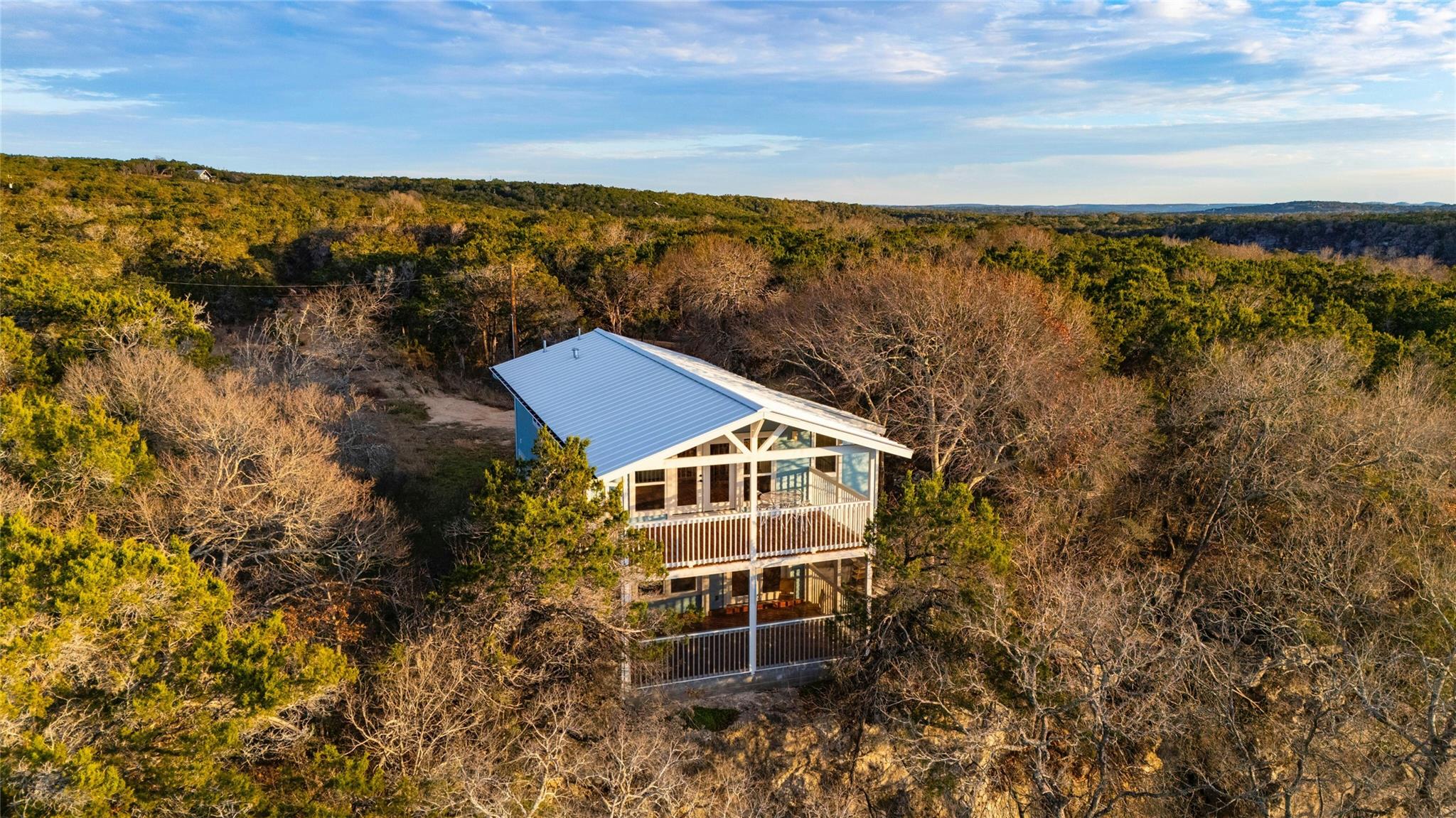 550 Cliffside RD