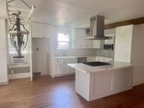 559 S Madison St, La Grange, TX 78945 - #: 2129943