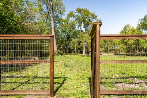Tiny photo for 300 W Mockingbird LN #2, Austin, TX 78745 (MLS # 5890930)