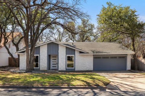 4305 Yucatan LN Austin TX 78727