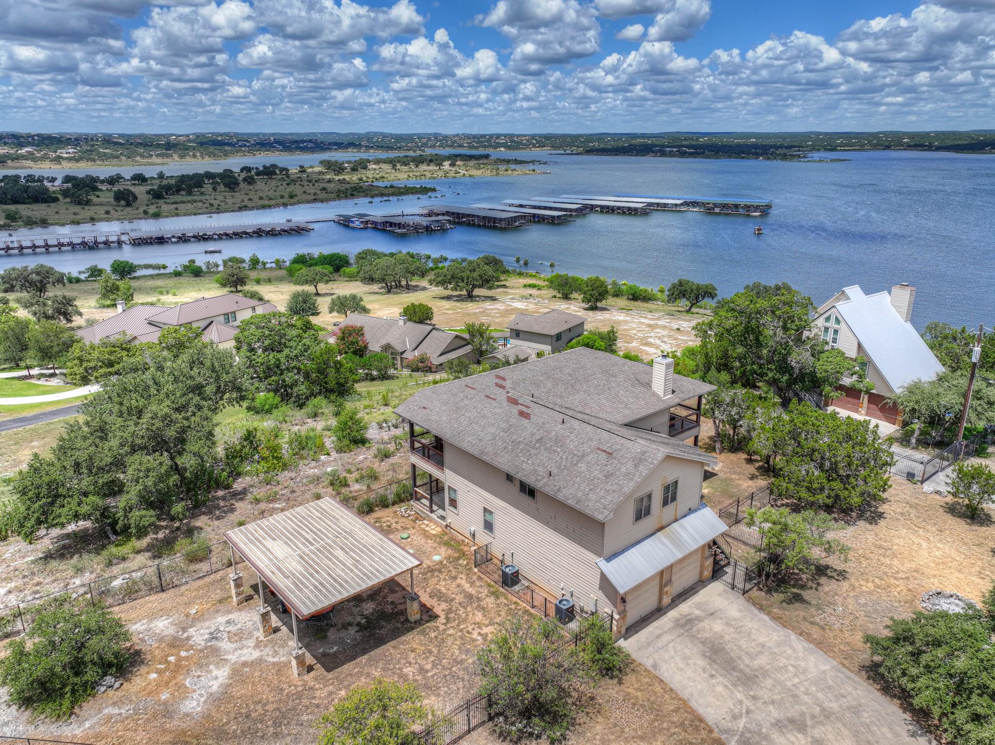 1525 Lakeside DR W