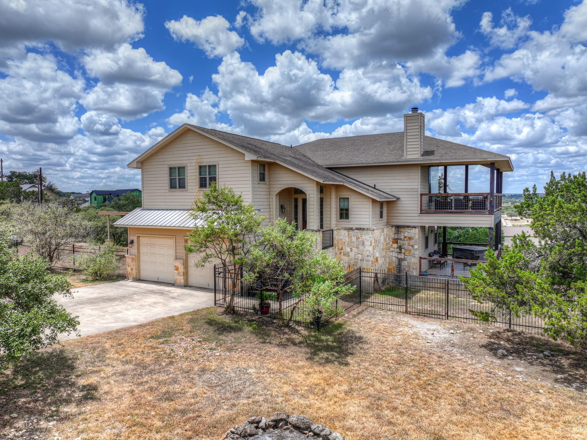 1525 Lakeside DR W