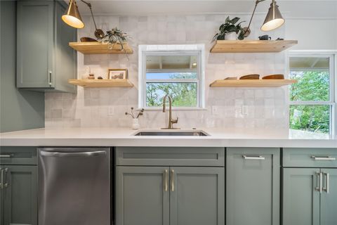 Tiny photo for 5202 Woodmoor DR, Austin, TX 78721 (MLS # 5719757)