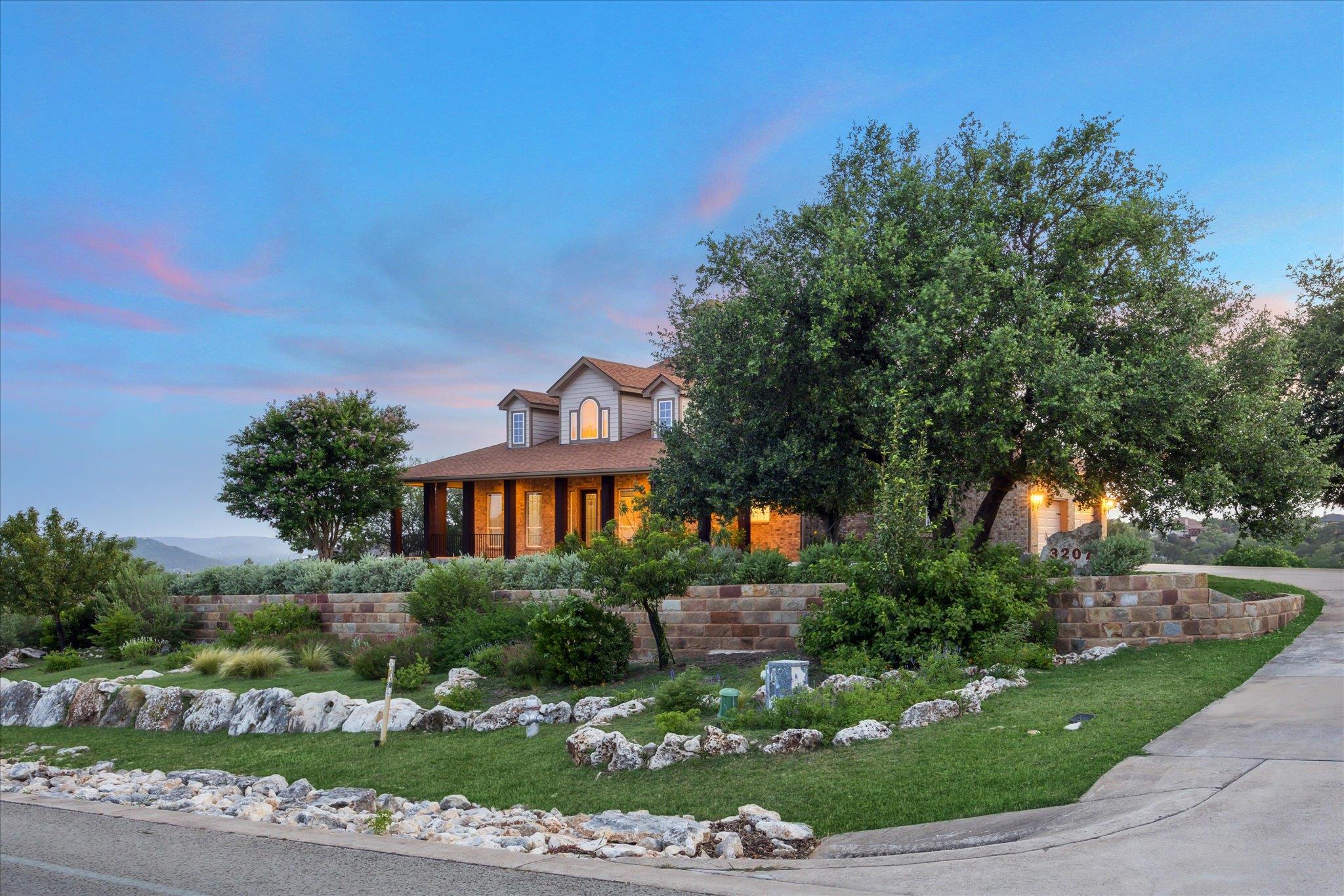 3207 Crystal Falls PKWY