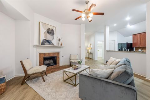 Tiny photo for 11517 Shadow Creek DR, Manor, TX 78653 (MLS # 9135952)