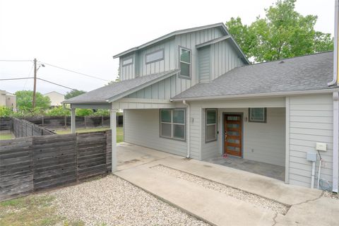 Photo of 302 Delmar Ave #B, Austin, TX 78752 (MLS # 7351552)