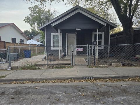 2213 Santa Maria ST Austin TX 78702